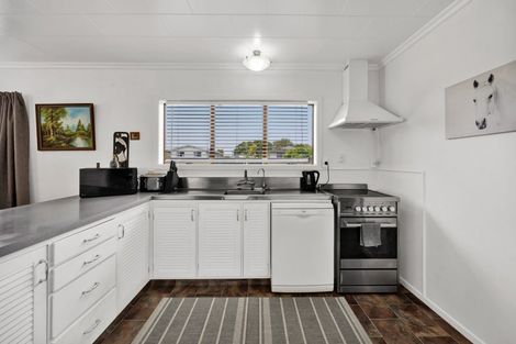 Photo of property in 31 Kamahi Avenue, Hawera, 4610