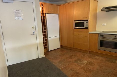 Photo of property in Endeavour Apartments, 6/125 Thorndon Quay, Pipitea, Wellington, 6011