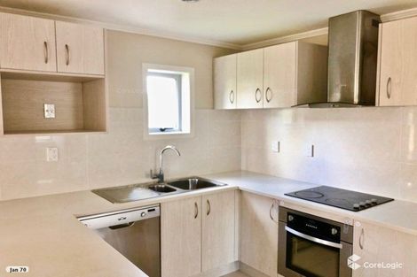 Photo of property in 18 Newington Road, Henderson, Auckland, 0612