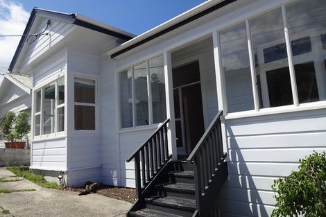 Photo of property in 73 Queens Drive, Lyall Bay, Wellington, 6022