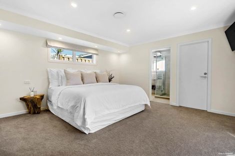 Photo of property in 11 Quibray Place, Botany Downs, Auckland, 2010