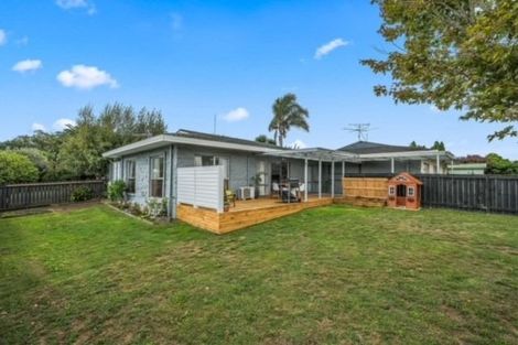 Photo of property in 1/3 Beaumaris Way, Conifer Grove, Takanini, 2112