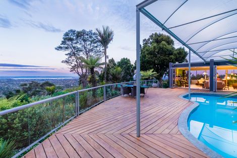 Photo of property in 70 Scenic Drive, Titirangi, Auckland, 0604