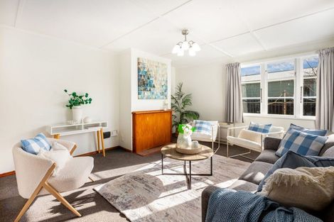 Photo of property in 9 Atiawa Crescent, Waiwhetu, Lower Hutt, 5010
