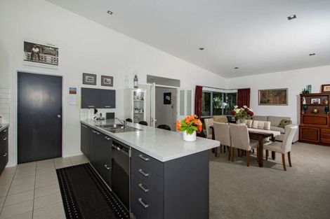 Photo of property in 4 Resolution Place, One Tree Point, 0118