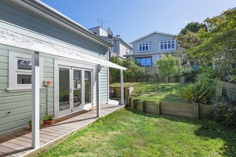 Photo of property in 1 Overtoun Terrace, Hataitai, Wellington, 6021