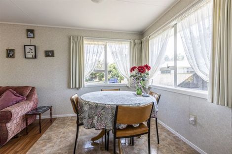 Photo of property in 6 Grant Place, Awapuni, Palmerston North, 4412