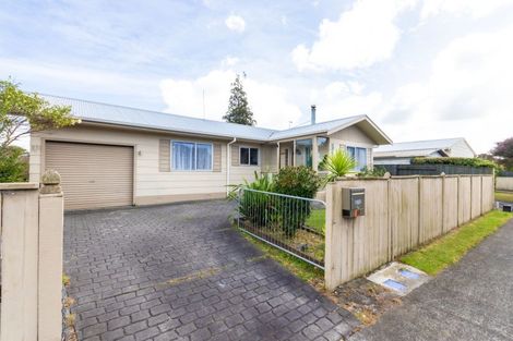 Photo of property in 9 Hilton Grove, Kelvin Grove, Palmerston North, 4414