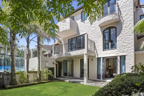 Photo of property in 1/60 Milford Road, Milford, Auckland, 0620