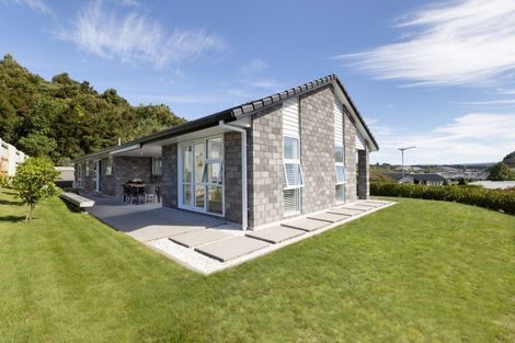 Photo of property in 18 Ellesmere Close, Pyes Pa, Tauranga, 3112