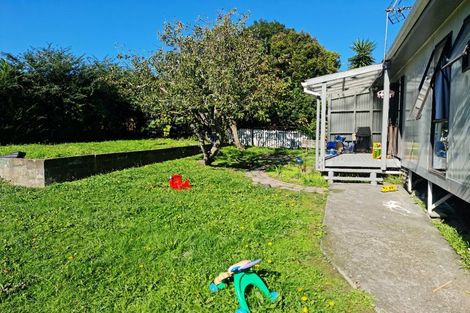 Photo of property in 27 Evans Road, Glen Eden, Auckland, 0602