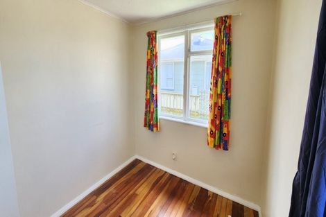 Photo of property in 6 Mcguire Street, Hawera, 4610