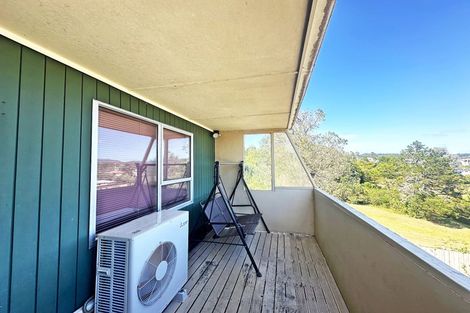 Photo of property in 4/70 West Coast Road, Glen Eden, Auckland, 0602