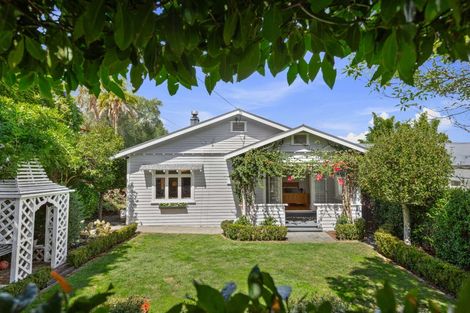 Photo of property in 23 Ewen Alison Avenue, Devonport, Auckland, 0624