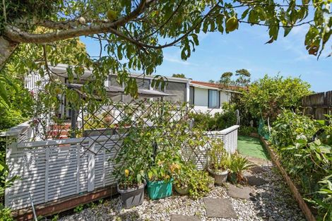 Photo of property in 15 Marinich Drive, Ranui, Auckland, 0612