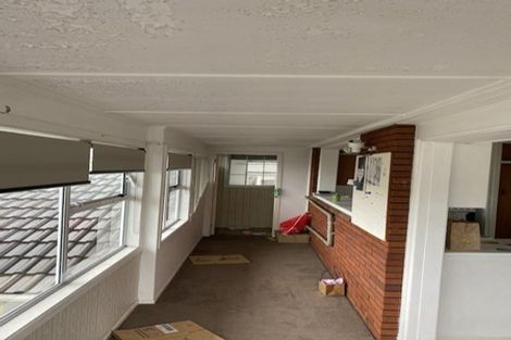 Photo of property in 3/69 Royal View Road, Te Atatu South, Auckland, 0610