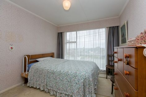 Photo of property in 3 Findlay Street, Moturoa, New Plymouth, 4310