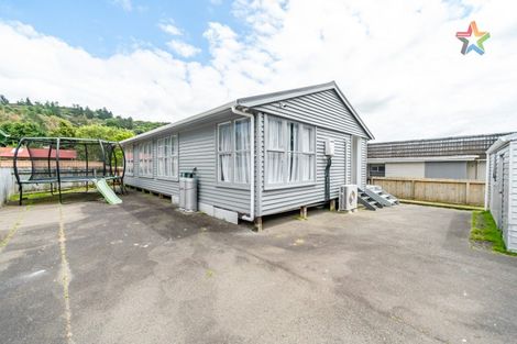 Photo of property in 14 Young Grove, Stokes Valley, Lower Hutt, 5019