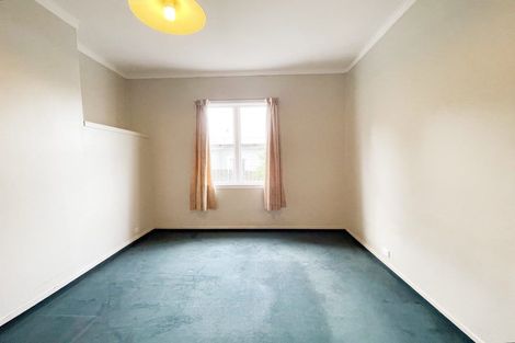 Photo of property in 34 Titirangi Road, New Lynn, Auckland, 0600