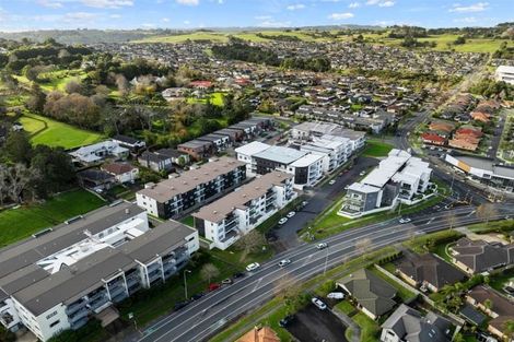 Photo of property in 7/130 Stancombe Road, Flat Bush, Auckland, 2016