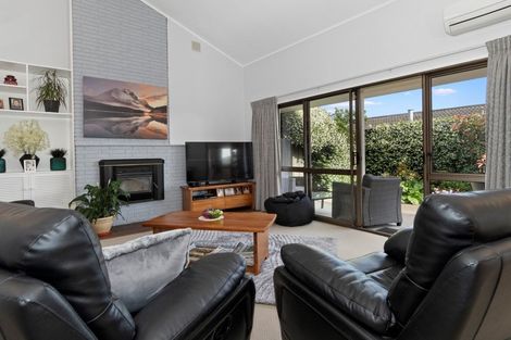 Photo of property in 17 Endeavour Avenue, Welcome Bay, Tauranga, 3112