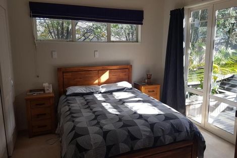 Photo of property in 10 Piper Place, Goodwood Heights, Auckland, 2105