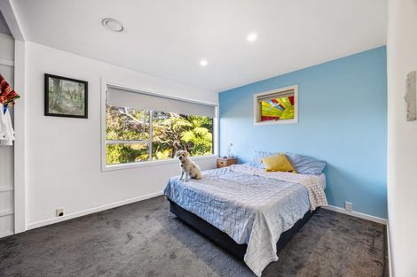 Photo of property in 34 Rauhuia Crescent, Parau, Auckland, 0604