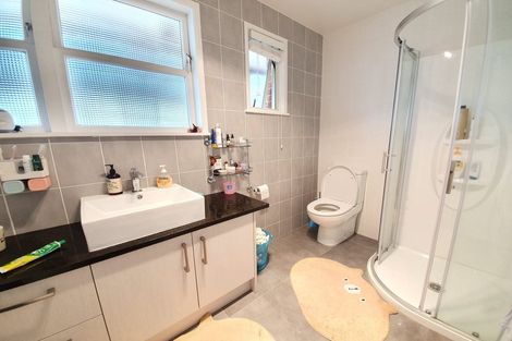 Photo of property in 1/24 Pigeon Mountain Road, Half Moon Bay, Auckland, 2012