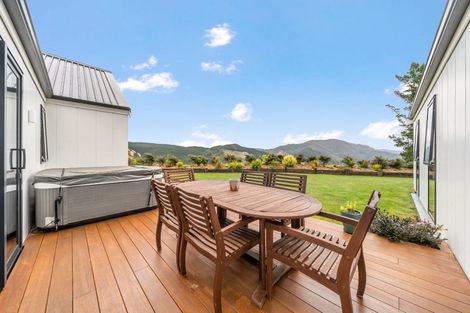 Photo of property in 49 Crest Road, Akatarawa, Upper Hutt, 5372