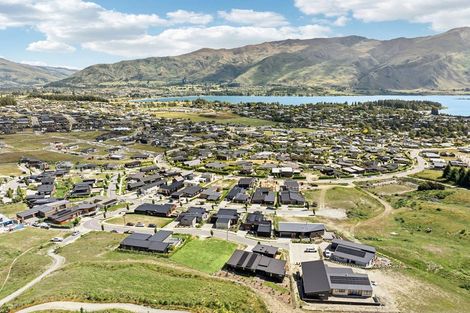 Photo of property in 16 Akitu Rise, Wanaka, 9305