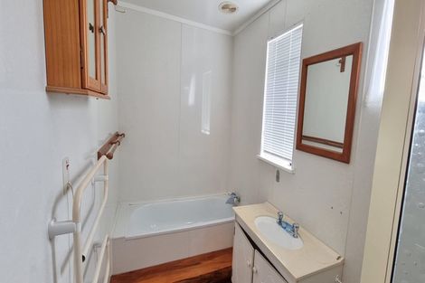 Photo of property in 19 Omagh Avenue, Papatoetoe, Auckland, 2025