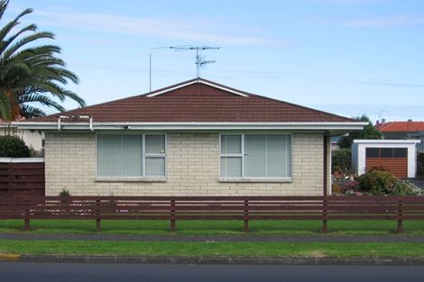 Photo of property in 2/99 Carruth Road, Papatoetoe, Auckland, 2025