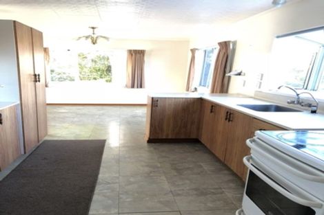 Photo of property in 1024 East Coast Road, Fairview Heights, Auckland, 0630