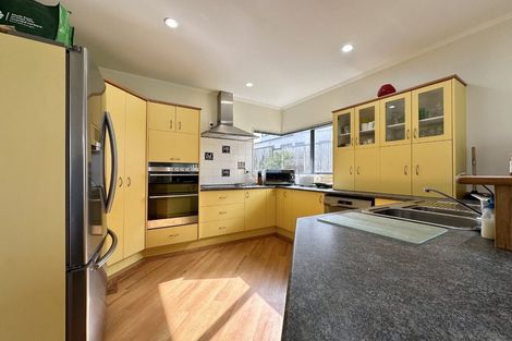 Photo of property in 5 Birkinshaw Grove, Riverstone Terraces, Upper Hutt, 5018