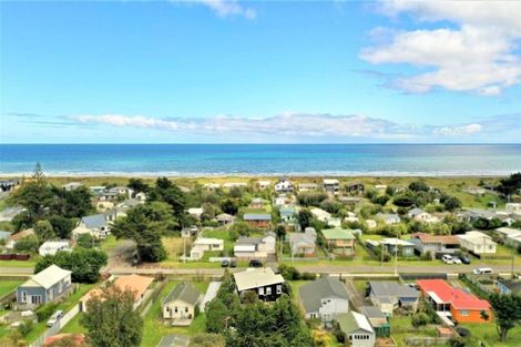 Photo of property in 72 Park Avenue, Waitarere Beach, Levin, 5510
