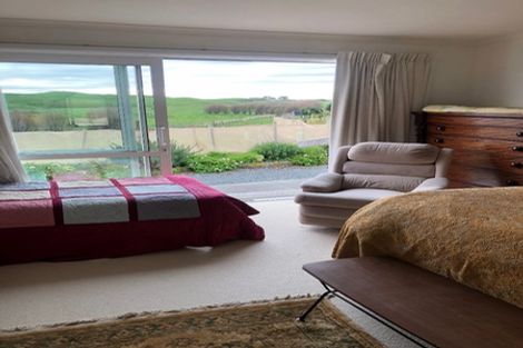 Photo of property in 737 State Highway 1, Te Horo, Otaki, 5581