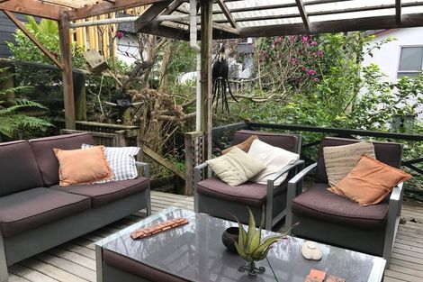 Photo of property in 18a Castor Bay Road, Castor Bay, Auckland, 0620