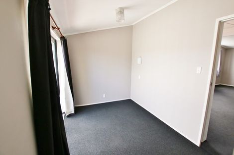 Photo of property in 10a Lewis Street, Blockhouse Bay, Auckland, 0600