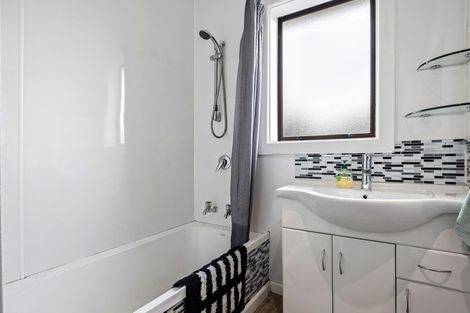 Photo of property in 97 Winters Road, Redwood, Christchurch, 8051