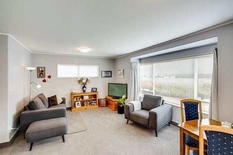Photo of property in 2/2 Anzac Avenue, Onekawa, Napier, 4110