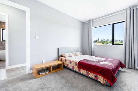 Photo of property in 6 Keiha Crescent, Massey, Auckland, 0614