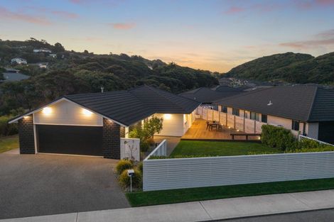 Photo of property in 44 Tradewinds Drive, Whitby, Porirua, 5024