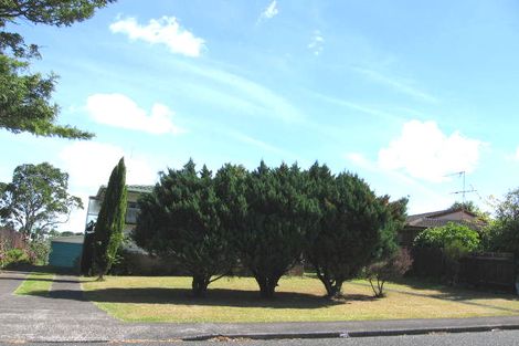 Photo of property in 40 Cockayne Crescent, Sunnynook, Auckland, 0620