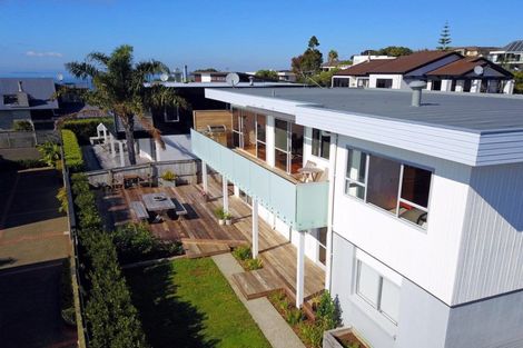 Photo of property in 2/65 Castor Bay Road, Castor Bay, Auckland, 0620