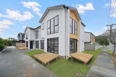 Photo of property in 8 Tiraumea Drive, Pakuranga, Auckland, 2010