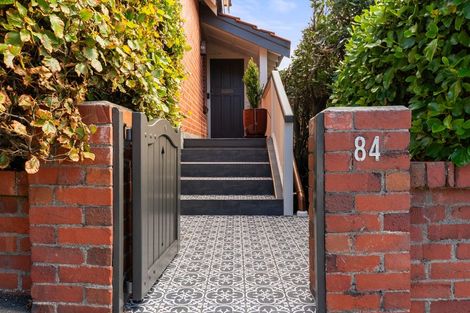 Photo of property in 84 Bolton Street, Kelburn, Wellington, 6012