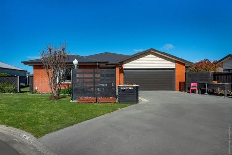 Photo of property in 14 Saint Peters Close, Woolston, Christchurch, 8062
