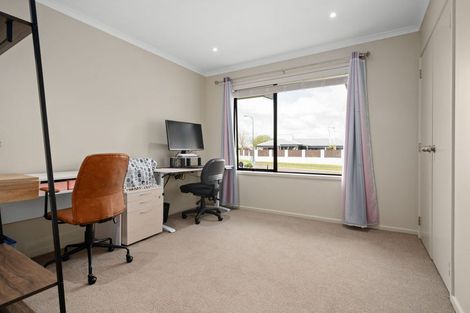 Photo of property in 2 Lavenham Place, Rototuna North, Hamilton, 3210