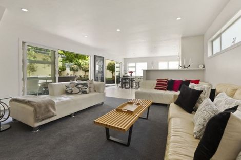 Photo of property in 1/15 Sylvan Park Avenue, Milford, Auckland, 0620