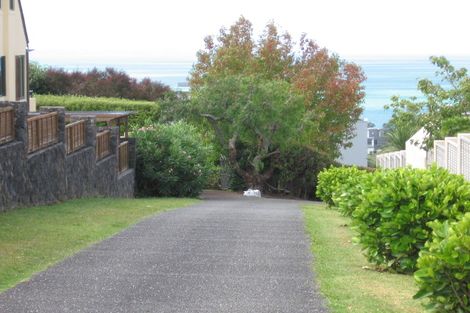 Photo of property in 9 Midway Avenue, Castor Bay, Auckland, 0620